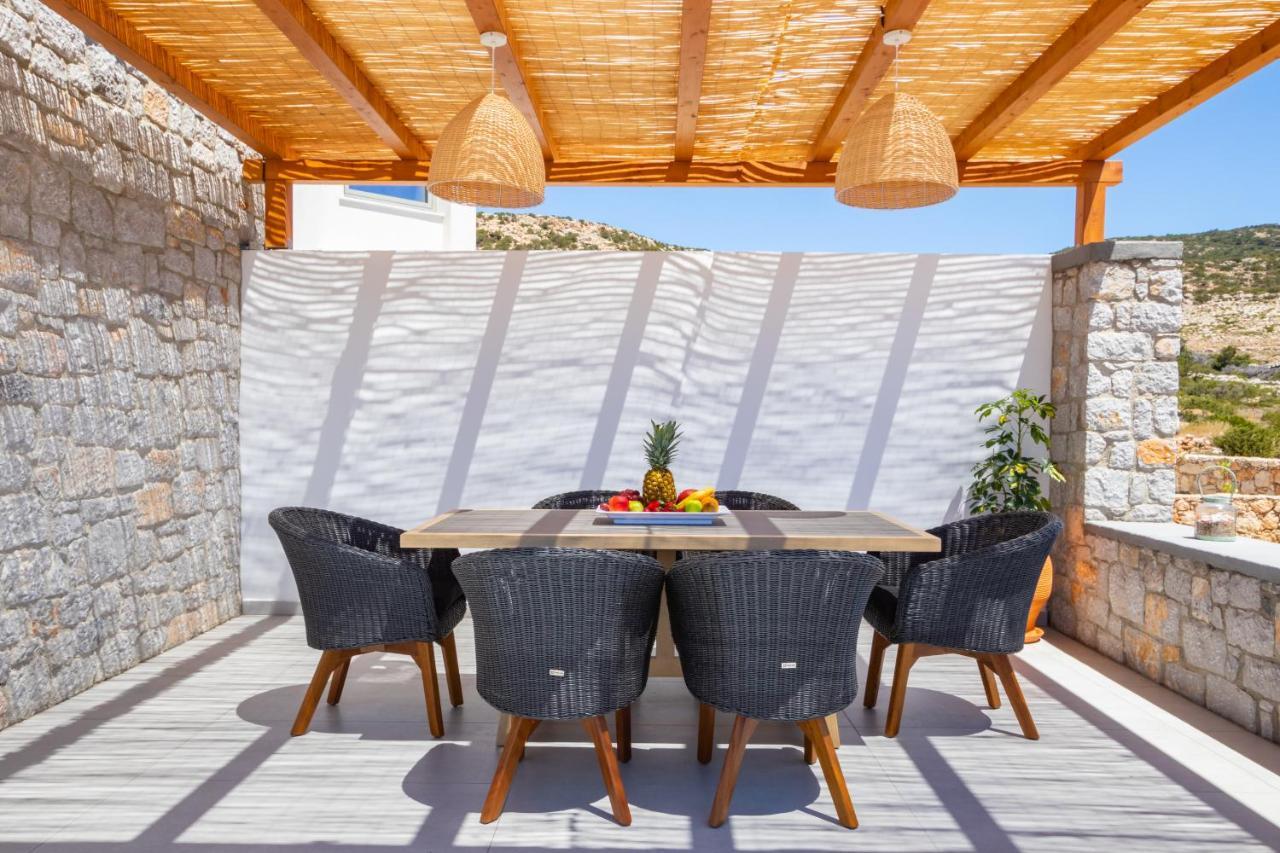 Aros Luxury Villas Lakki  Bagian luar foto