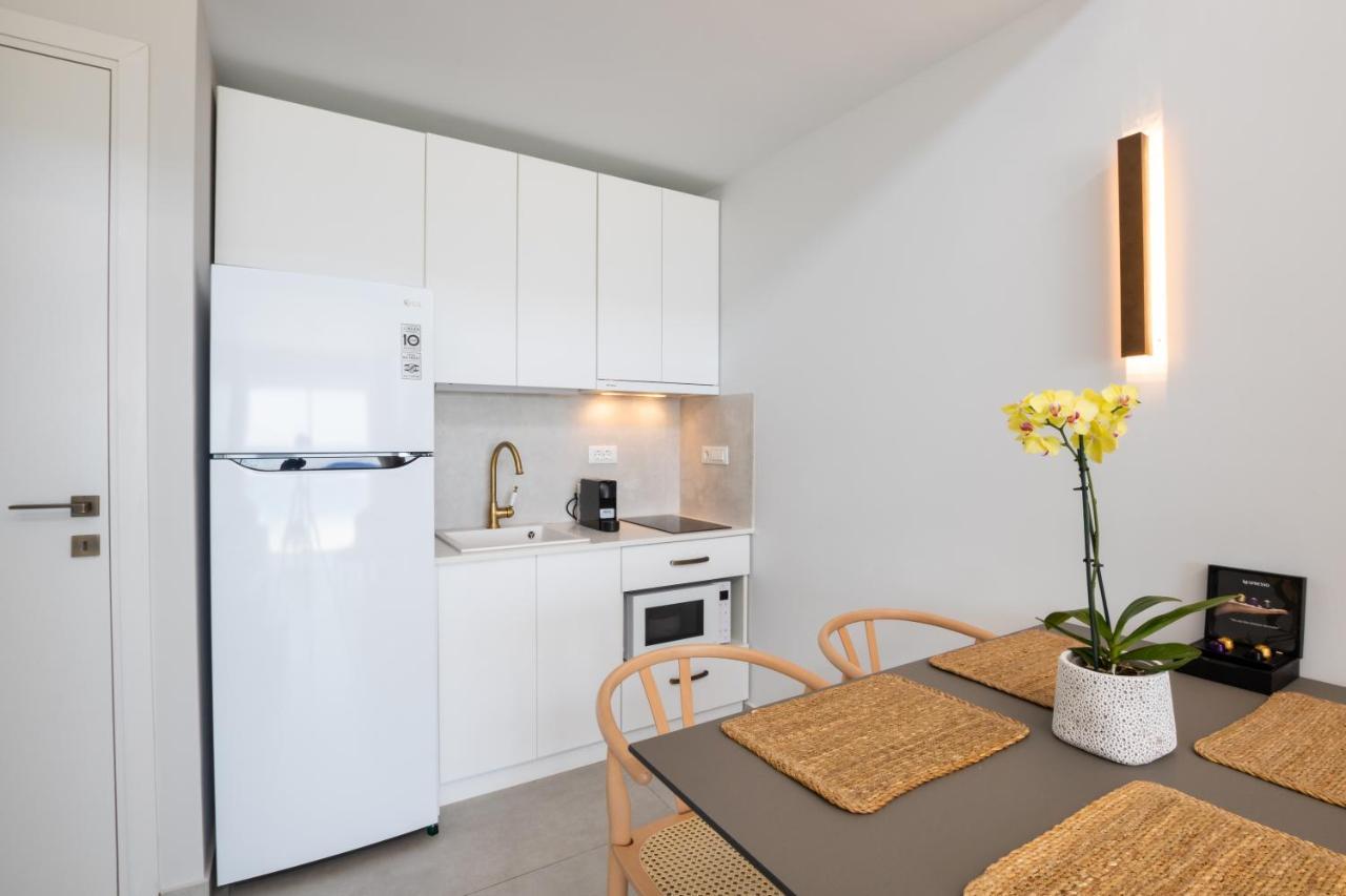 Aros Luxury Villas Lakki  Bagian luar foto