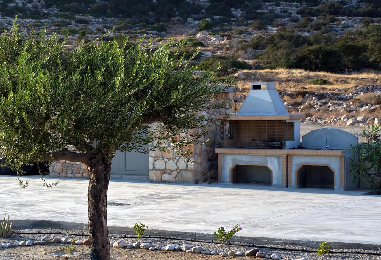 Aros Luxury Villas Lakki  Bagian luar foto